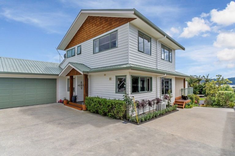 Photo of property in 117 Bruce Wallace Place, Whangamata, 3620