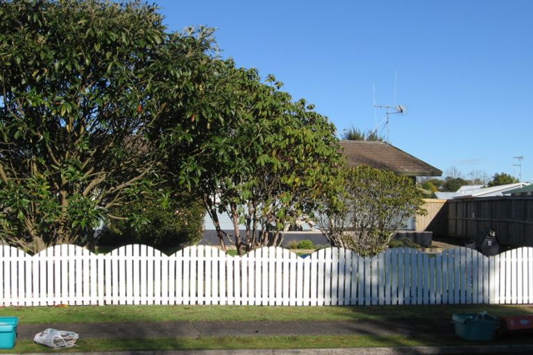 Photo of property in 6 Bradley Place, Nawton, Hamilton, 3200