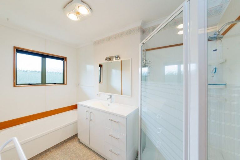 Photo of property in 9 Edgecombe Court, Roslyn, Palmerston North, 4414