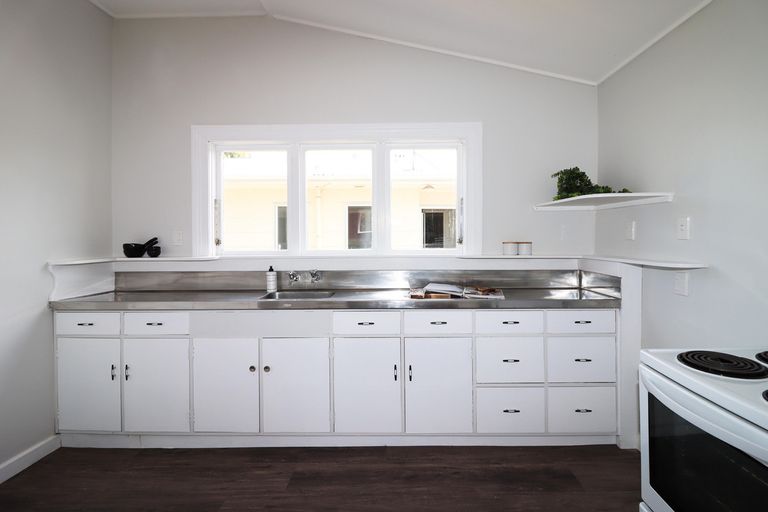 Photo of property in 276 High Street South, Carterton, 5713