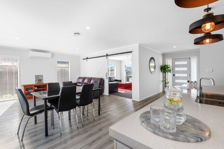 Photo of property in 93 Puhirake Crescent, Pyes Pa, Tauranga, 3112