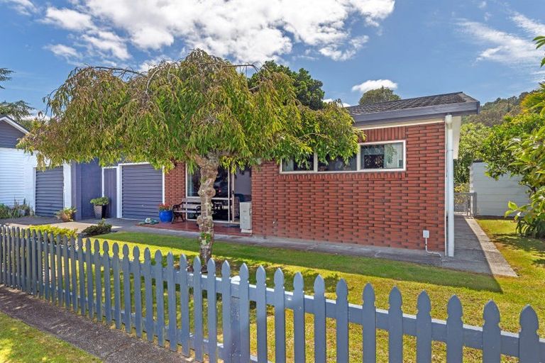Photo of property in 2 Kingsley Street, Whataupoko, Gisborne, 4010