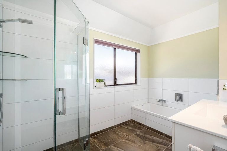 Photo of property in 75 Totara Crescent, Woburn, Lower Hutt, 5011