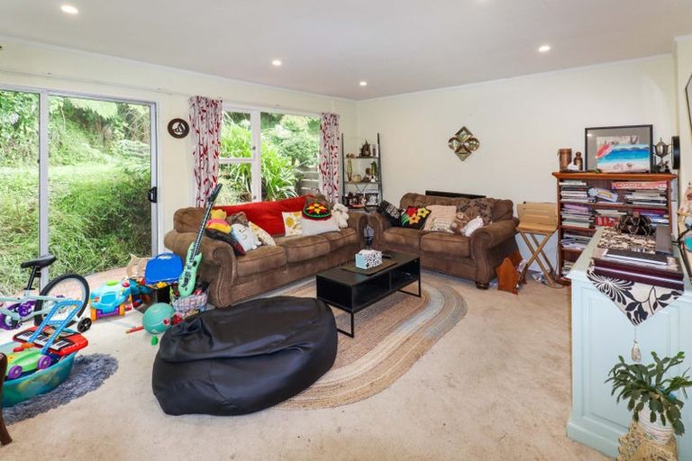 Photo of property in 97 Churton Drive, Churton Park, Wellington, 6037