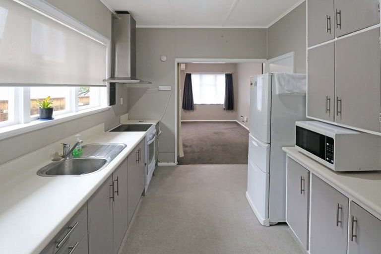 Photo of property in 28 Hall Crescent, Epuni, Lower Hutt, 5011