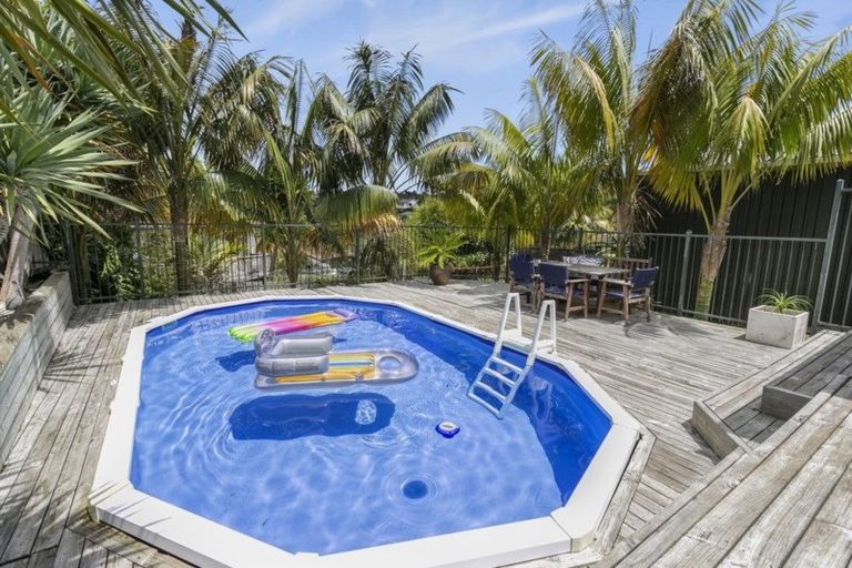 Photo of property in 9 Montclair Rise, Browns Bay, Auckland, 0630