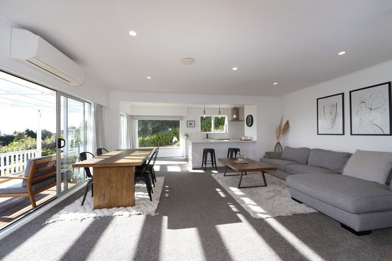 Photo of property in 11 Busby Hill, Havelock North, 4130