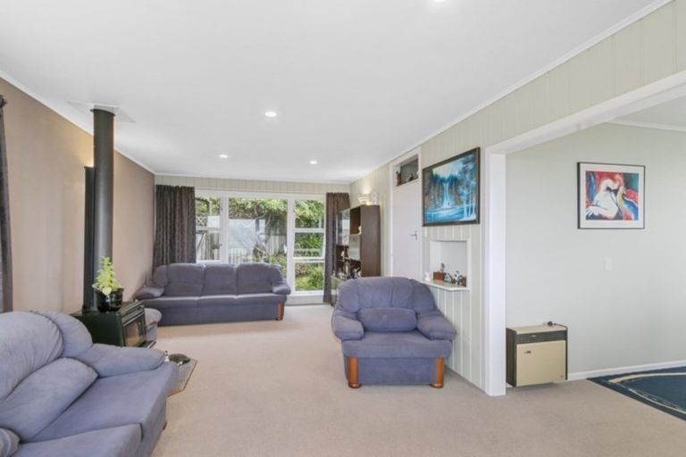 Photo of property in 1/94 Dowse Drive, Maungaraki, Lower Hutt, 5010