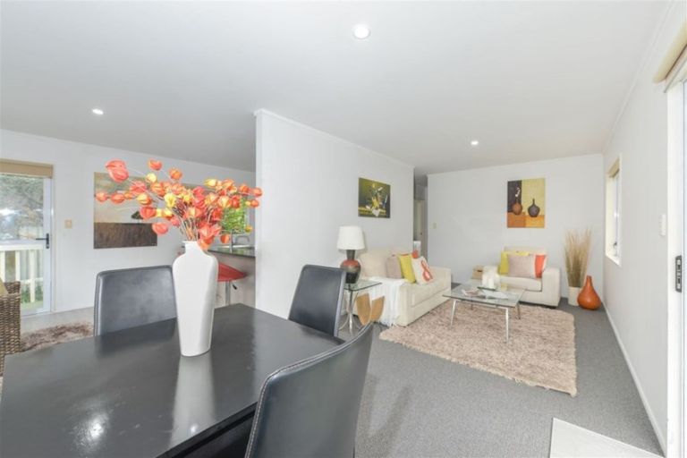 Photo of property in 50 Riserra Drive, Ranui, Auckland, 0612