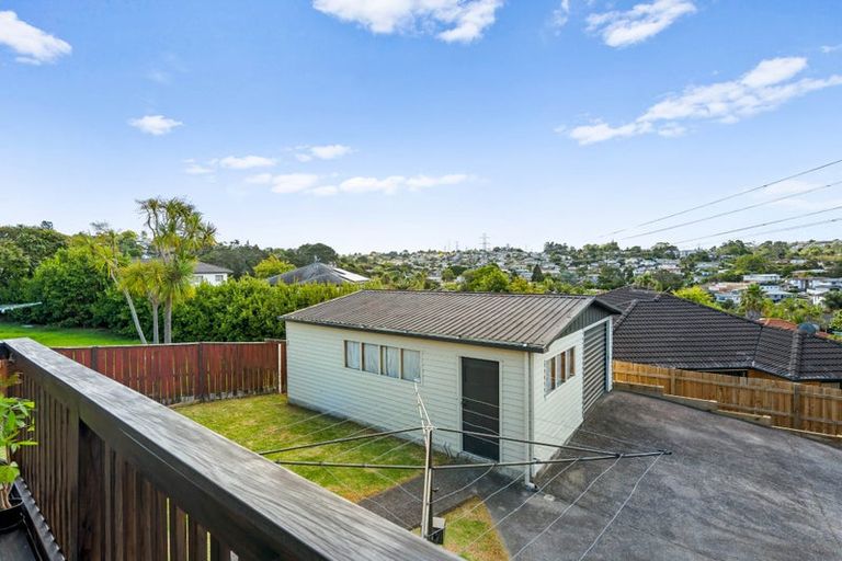 Photo of property in 16 Arlette Place, Massey, Auckland, 0614