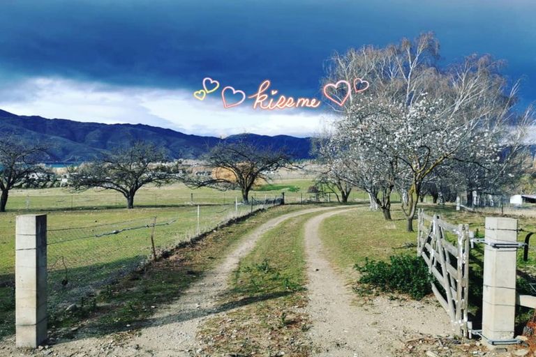 Photo of property in Glenstrae, 133 Luggate-cromwell Road, Cromwell, 9384