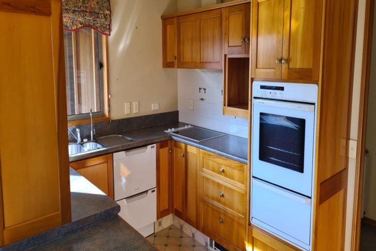 Photo of property in 6 Chatham Street, Waihola, Milton, 9073