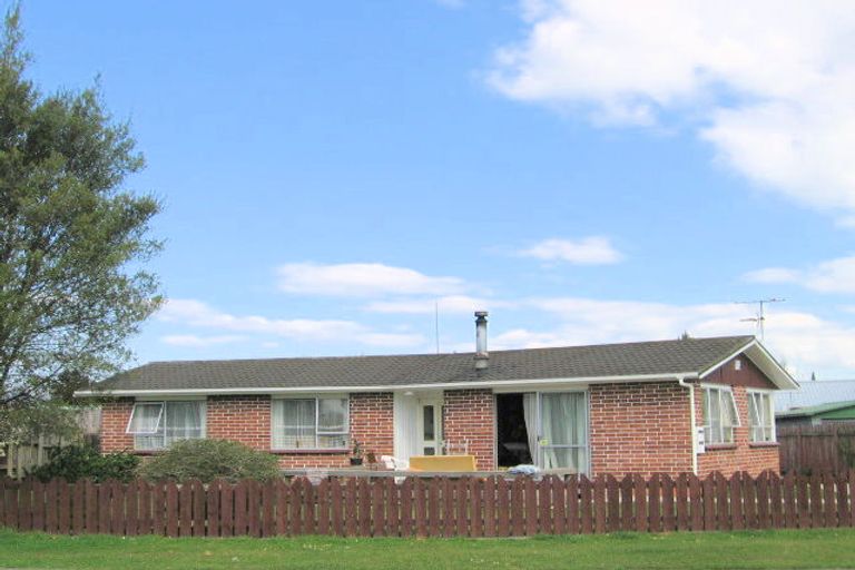 Photo of property in 4 Tania Crescent, Western Heights, Rotorua, 3015