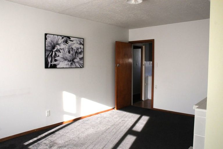 Photo of property in 3/12 Grove Road, Addington, Christchurch, 8024