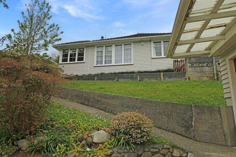 Photo of property in 5 Delaney Drive, Stokes Valley, Lower Hutt, 5019