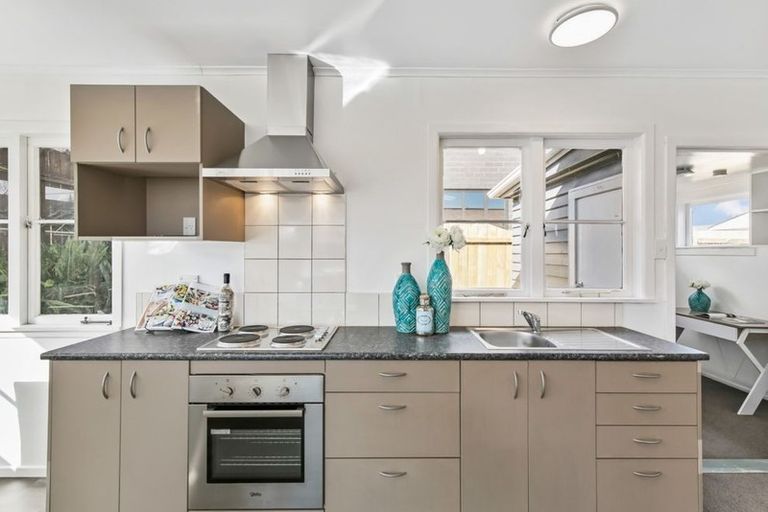 Photo of property in 53a Sylvan Crescent, Te Atatu South, Auckland, 0610