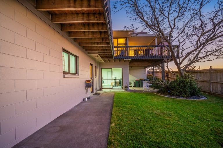 Photo of property in 21 St Annes Crescent, Wattle Downs, Auckland, 2103