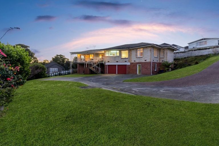 Photo of property in 83 Pupuke Road, Northcote, Auckland, 0627