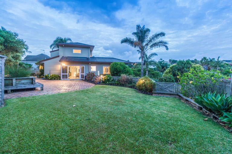 Photo of property in 14 Sailfish Drive, West Harbour, Auckland, 0618