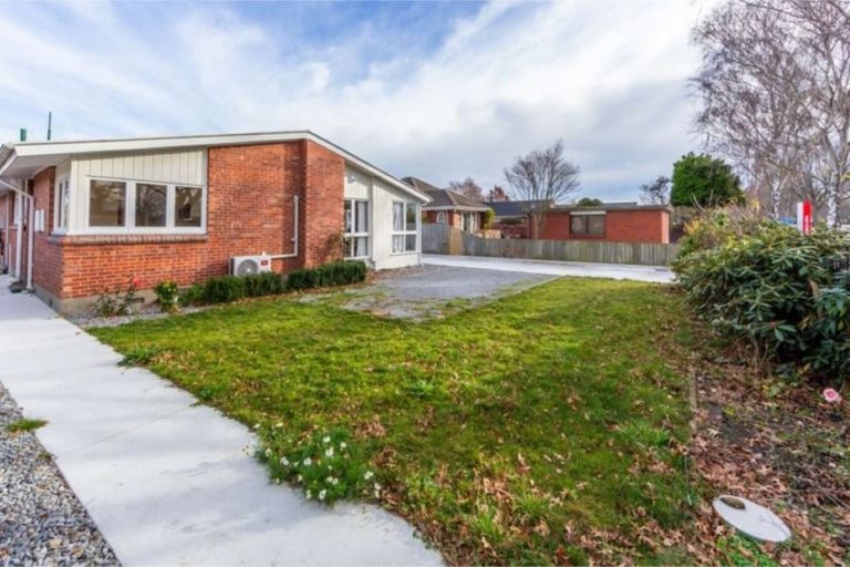 Photo of property in 201 Memorial Avenue, Burnside, Christchurch, 8053