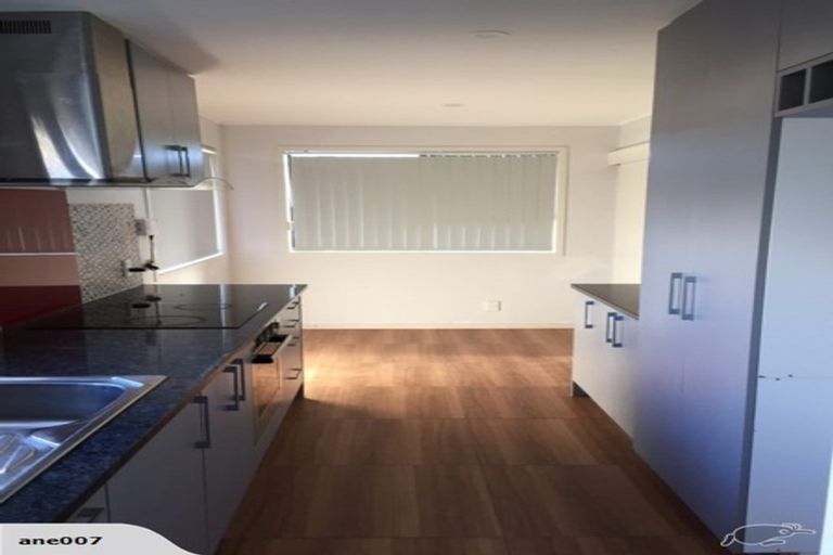 Photo of property in 1/1 Wattle Street, New Lynn, Auckland, 0600