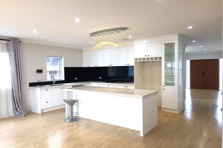 Photo of property in 73 Rosewell Crescent, Flat Bush, Auckland, 2019