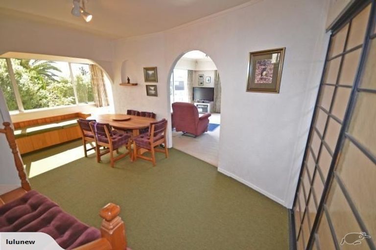 Photo of property in 18 Rosewarne Crescent, Glendene, Auckland, 0602