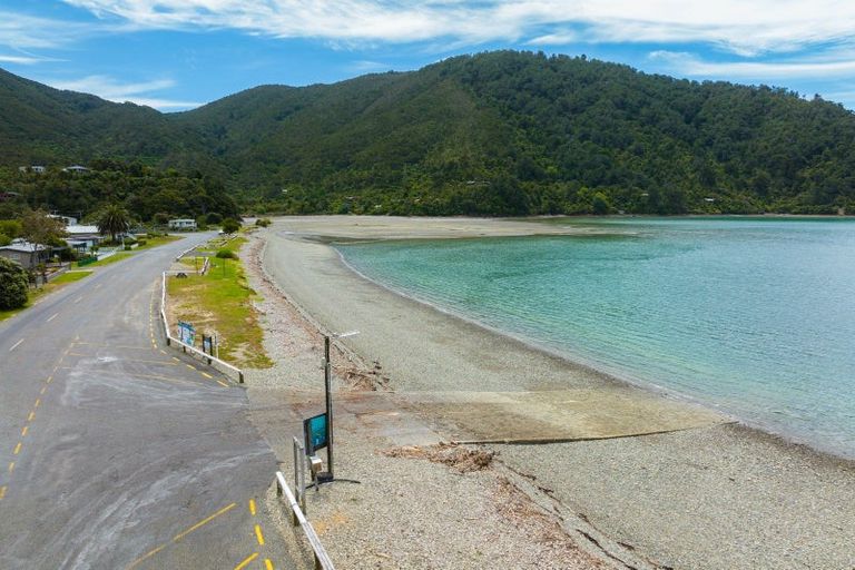 Photo of property in 61 Hope Drive, Okiwi Bay, 7193