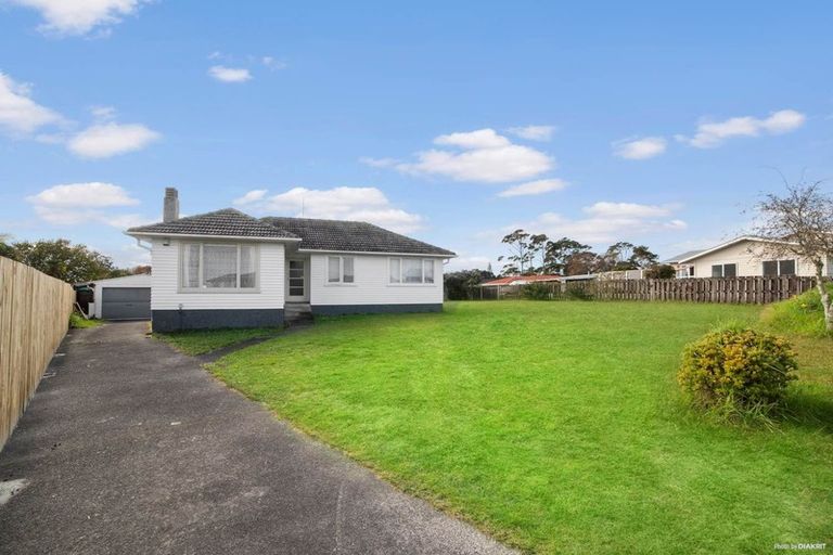 Photo of property in 20 Ozich Avenue, Te Atatu South, Auckland, 0610