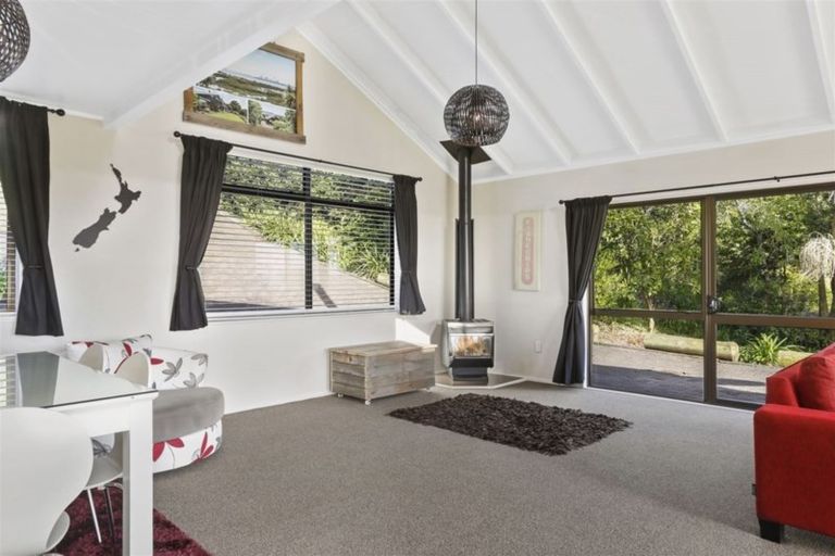 Photo of property in 1/44 Rewarewa Road, Te Atatu Peninsula, Auckland, 0610