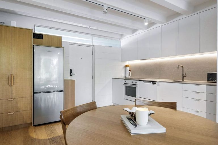 Photo of property in 14/73 Princes Street, Northcote Point, Auckland, 0627