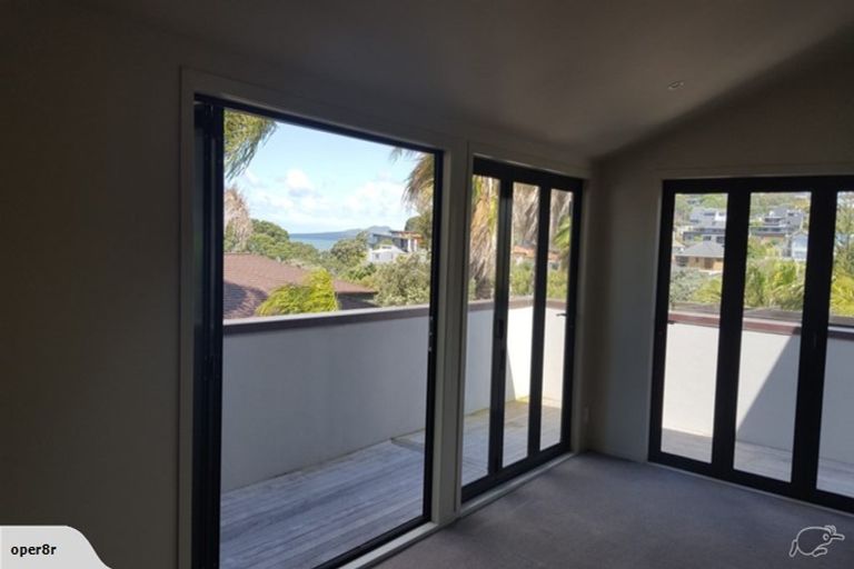 Photo of property in 1/46 Masterton Road, Rothesay Bay, Auckland, 0630