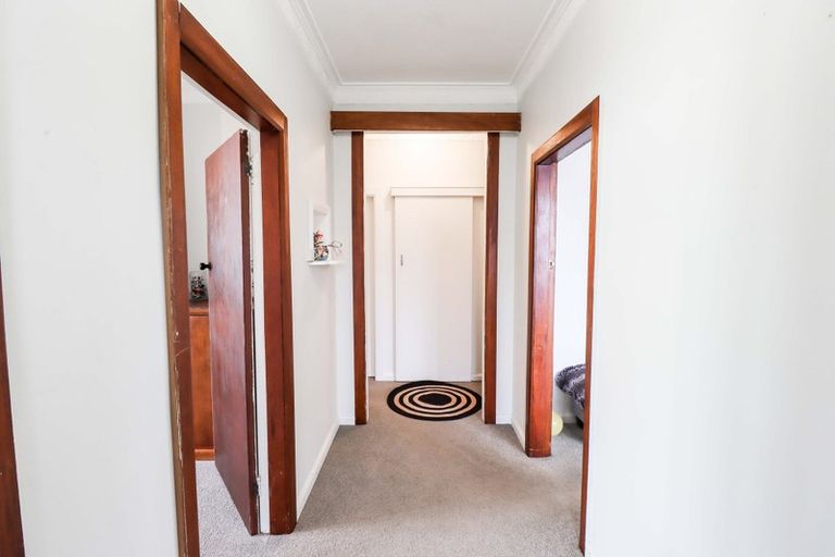 Photo of property in 33 Rewa Street, Takaro, Palmerston North, 4412