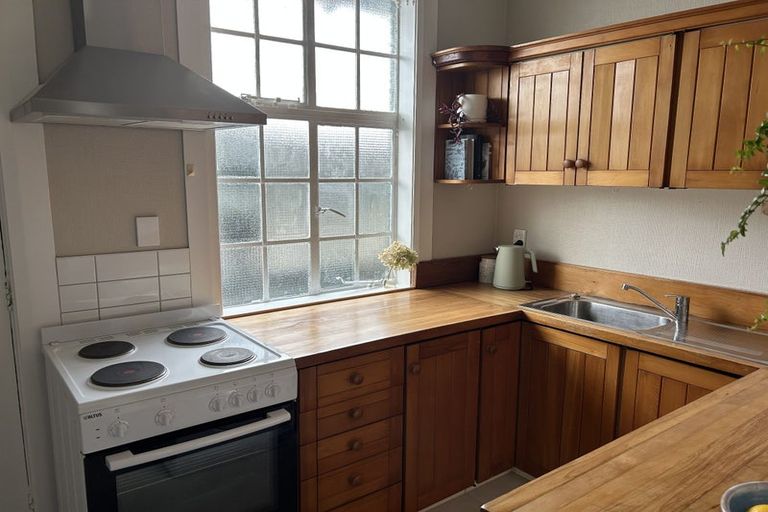 Photo of property in Pukehinau Flats, 4/1 Brooklyn Road, Mount Cook, Wellington, 6011