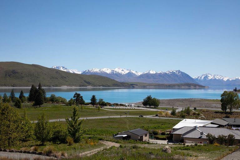 Photo of property in 16 Rankin Rise, Lake Tekapo, 7999