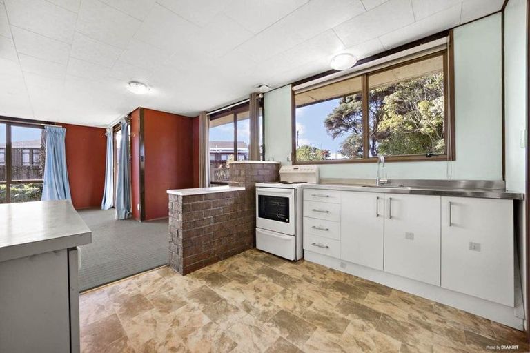 Photo of property in 141 Moire Road, West Harbour, Auckland, 0618