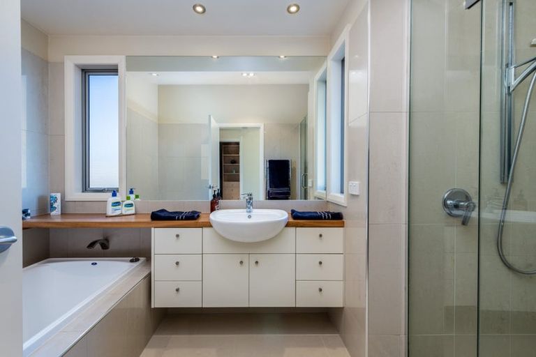 Photo of property in 52 Seacliffe Avenue, Belmont, Auckland, 0622