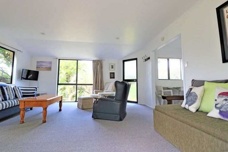 Photo of property in 10 Stingray Crescent, Whiritoa, Whangamata, 3691