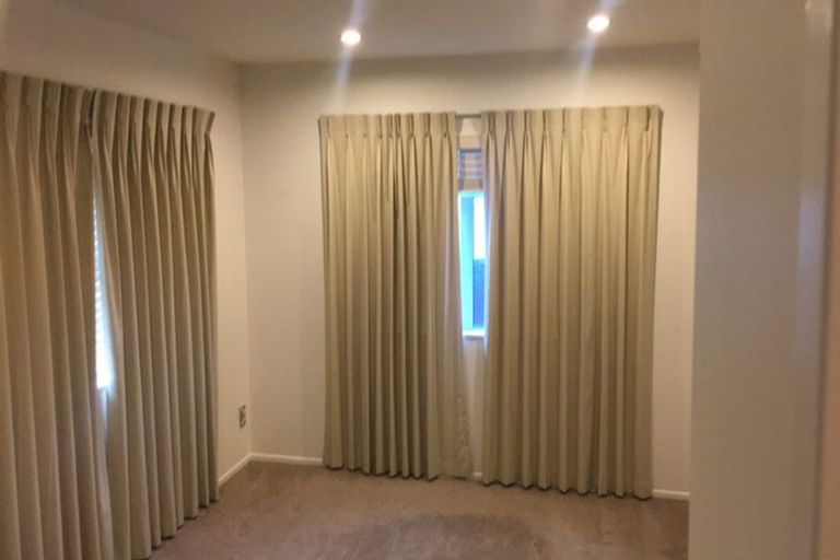 Photo of property in 6 Lismore Way, Oteha, Auckland, 0632