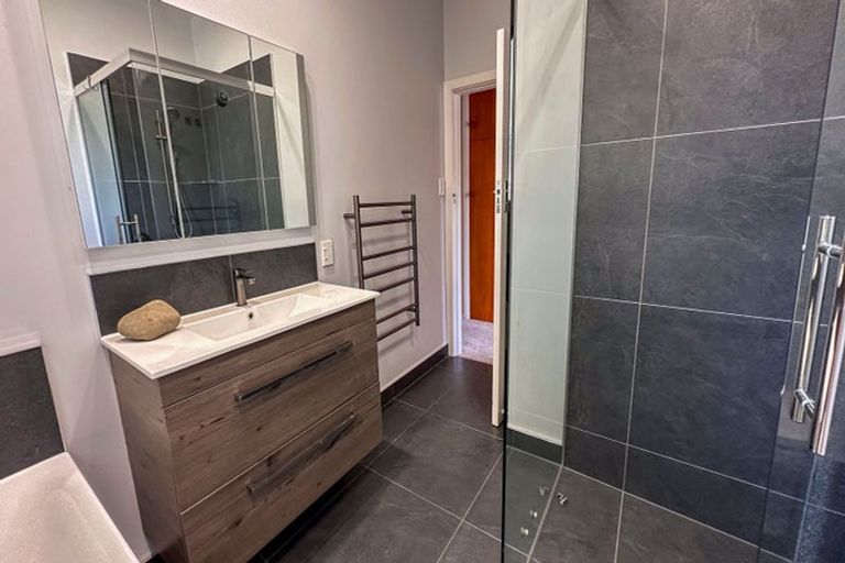 Photo of property in 128 Napier Road, Havelock North, 4130