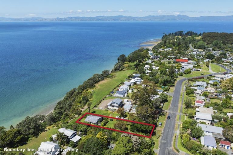 Photo of property in 127 Howard Road, Orere Point, 2585