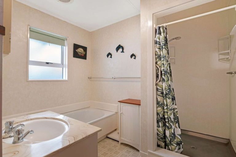 Photo of property in 19 Tainui Street, Castlecliff, Whanganui, 4501