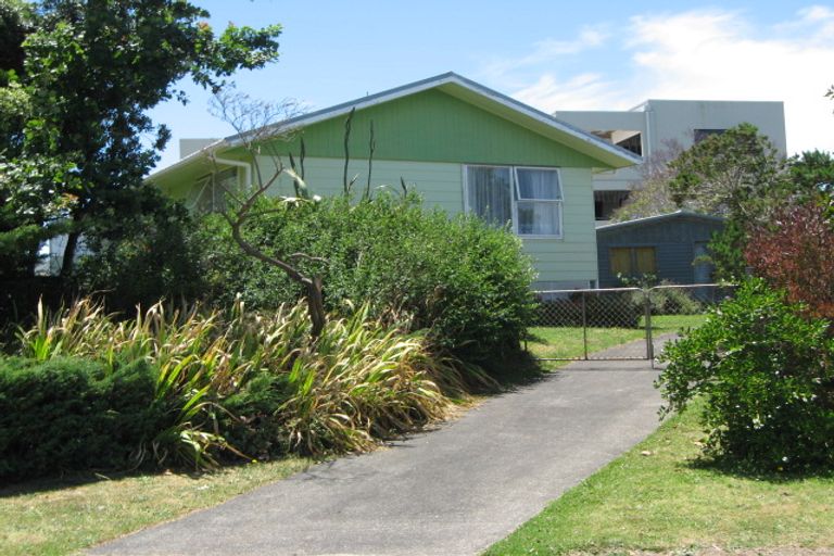 Photo of property in 11 Litchfield Place, Clarks Beach, 2122