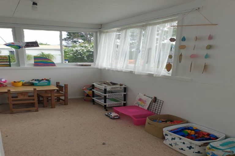 Photo of property in 27 Tramway Road, Beach Haven, Auckland, 0626
