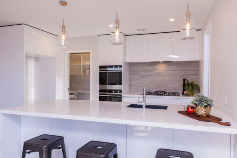 Photo of property in 16a Belt Road, Moturoa, New Plymouth, 4310