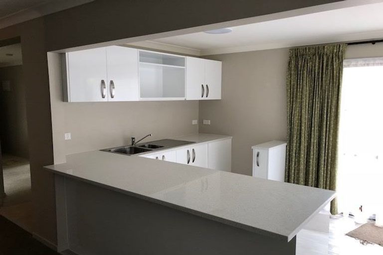 Photo of property in 26 Hoylake Place, Wattle Downs, Auckland, 2103