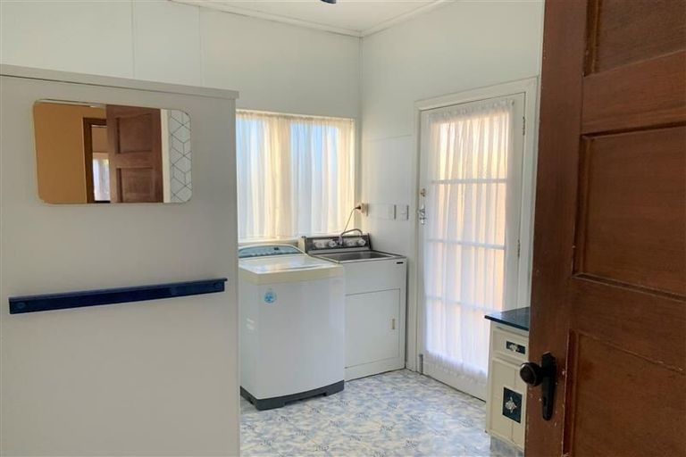 Photo of property in 8 Gibbs Road, Manurewa, Auckland, 2102