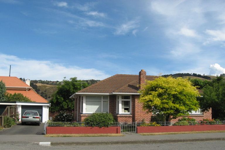 Photo of property in 3 Taupata Street, Redcliffs, Christchurch, 8081