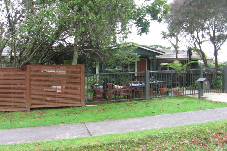Photo of property in 5 Marae Road, Greenhithe, Auckland, 0632