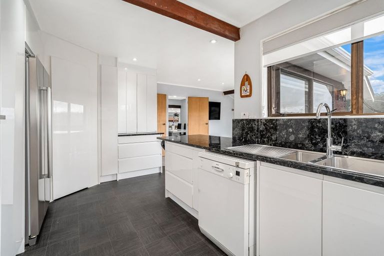 Photo of property in 46 Peterhouse Street, Tawa, Wellington, 5028